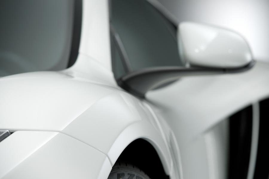  McLaren MP4-12C White Edition 2011 года  (фото 17 из 26)